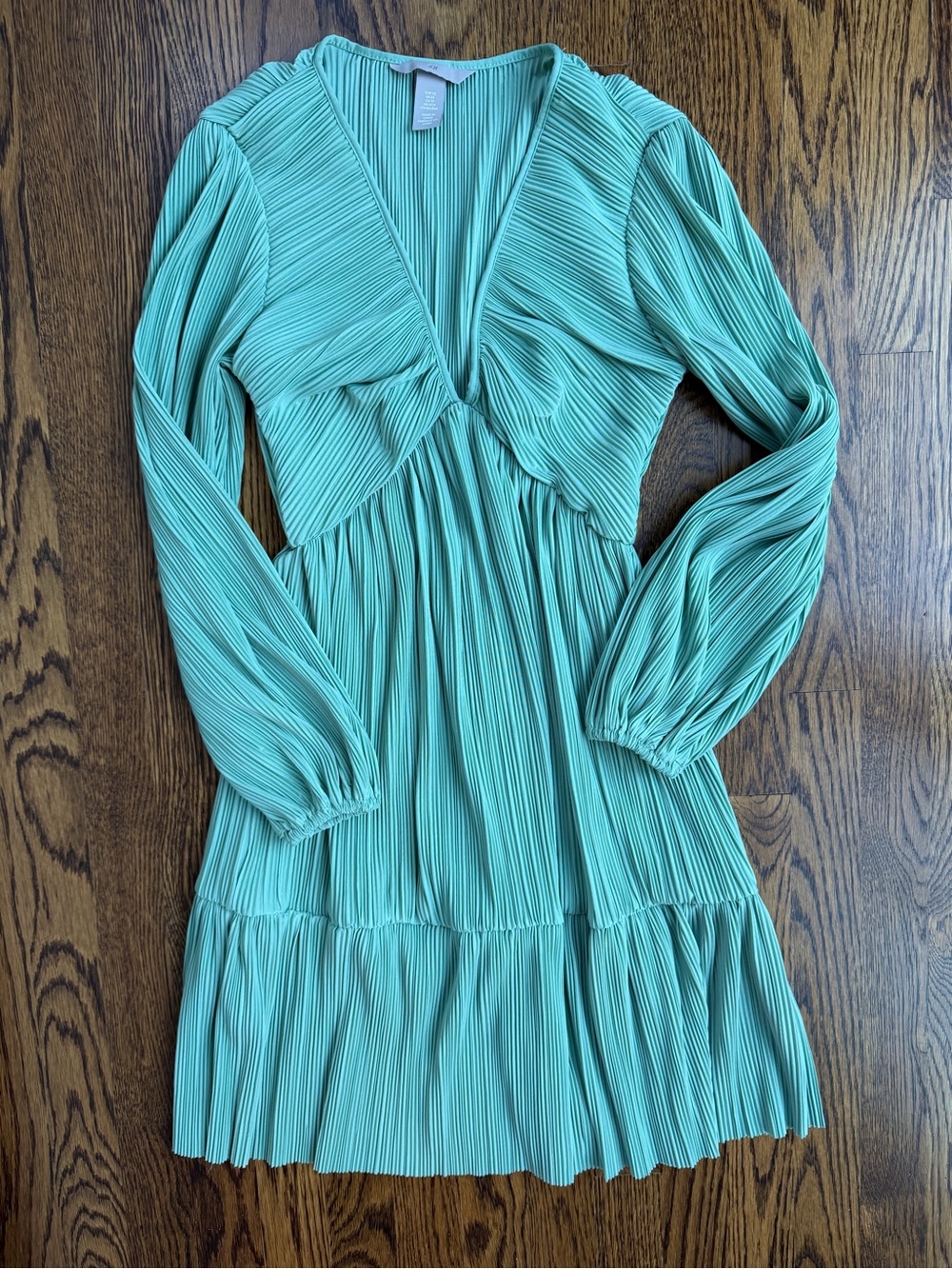 H&M Pleated V-Neck Bohemian Long Sleeve Dress